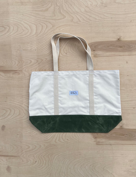 Medium Canvas Tote - Green